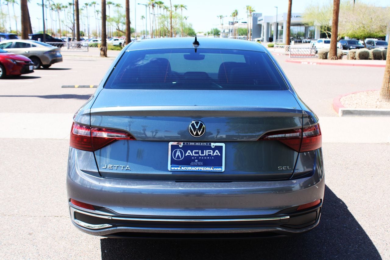 Used 2022 Platinum Gray Metallic Volkswagen 1.5T SEL image 4
