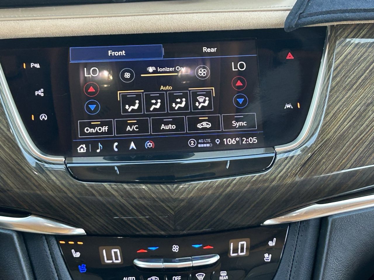 Used 2021 Crystal White Tricoat CADILLAC Premium Luxury image 22