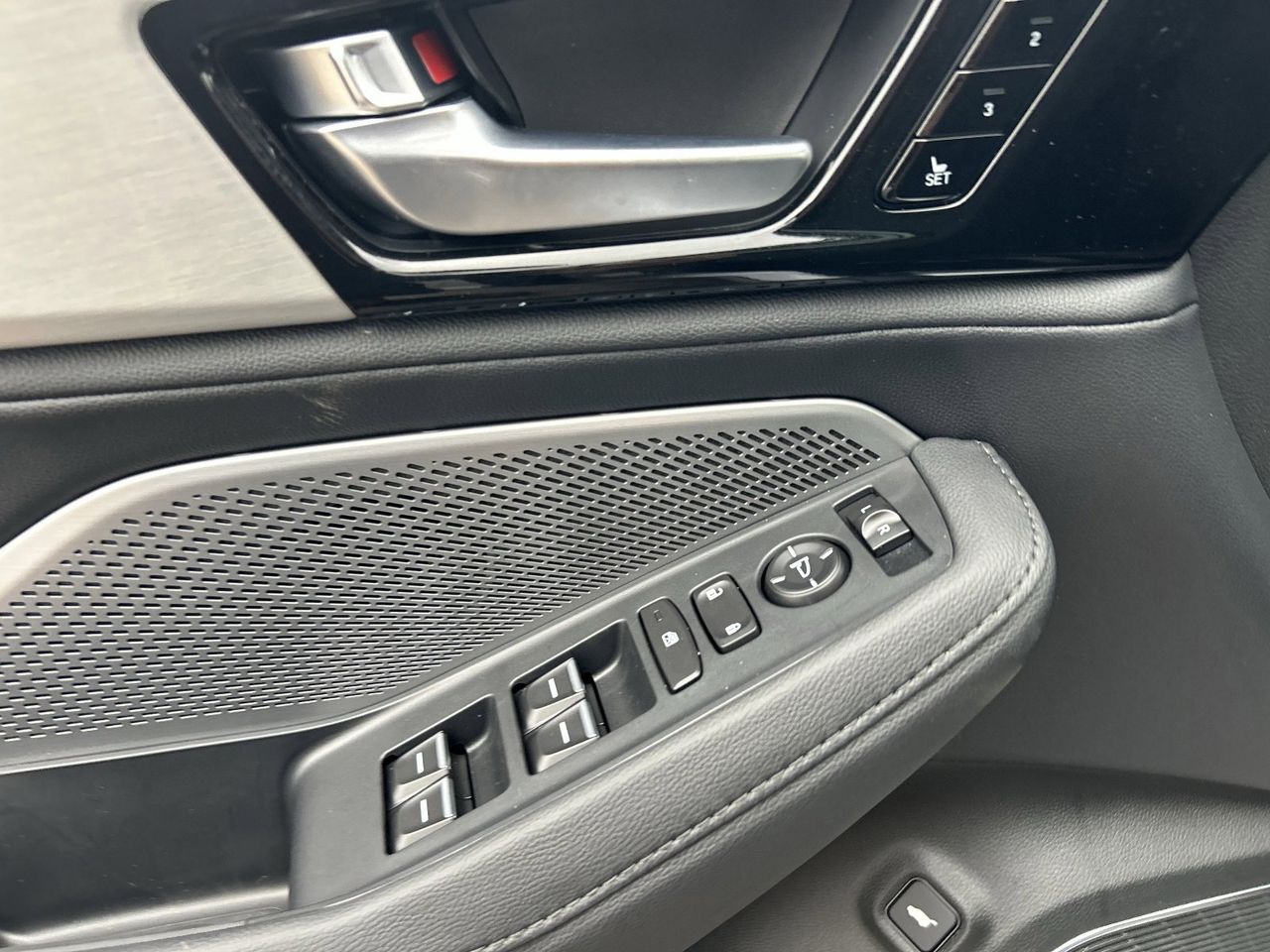 New 2026 Solar Silver Metallic Acura SH-AWD image 32