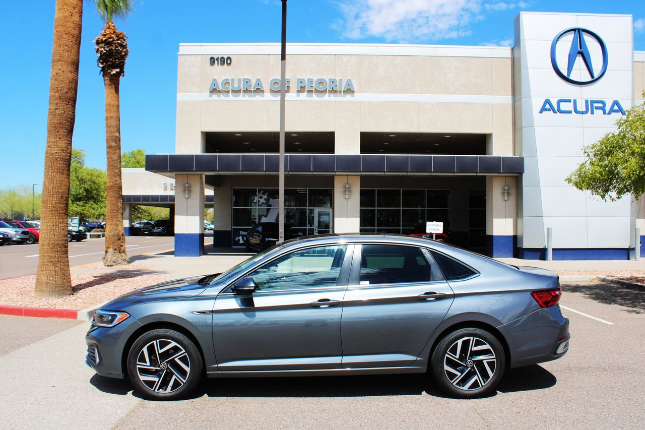 Used 2022 Platinum Gray Metallic Volkswagen 1.5T SEL image 2