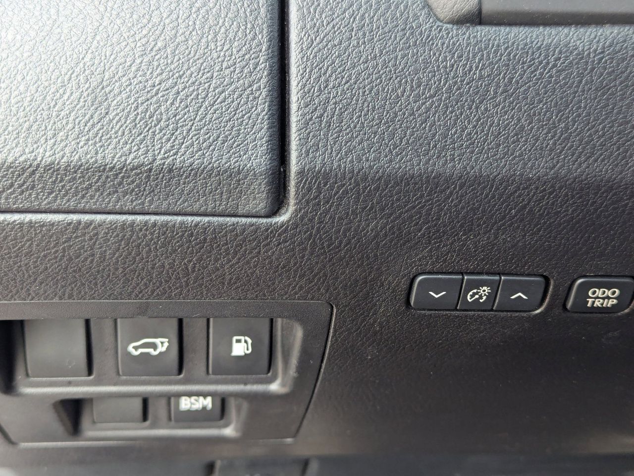 Used 2015 Obsidian Lexus 350 image 33