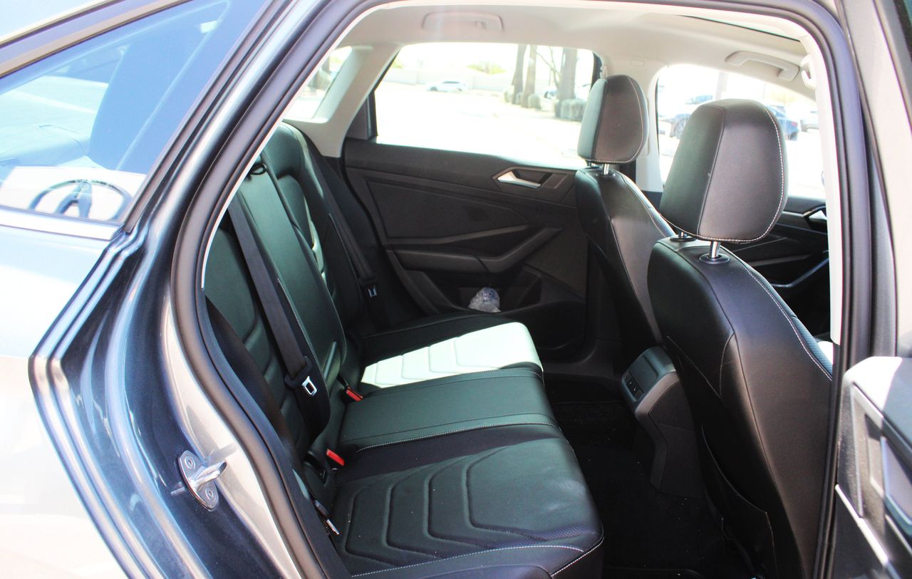 Used 2022 Platinum Gray Metallic Volkswagen 1.5T SEL image 9