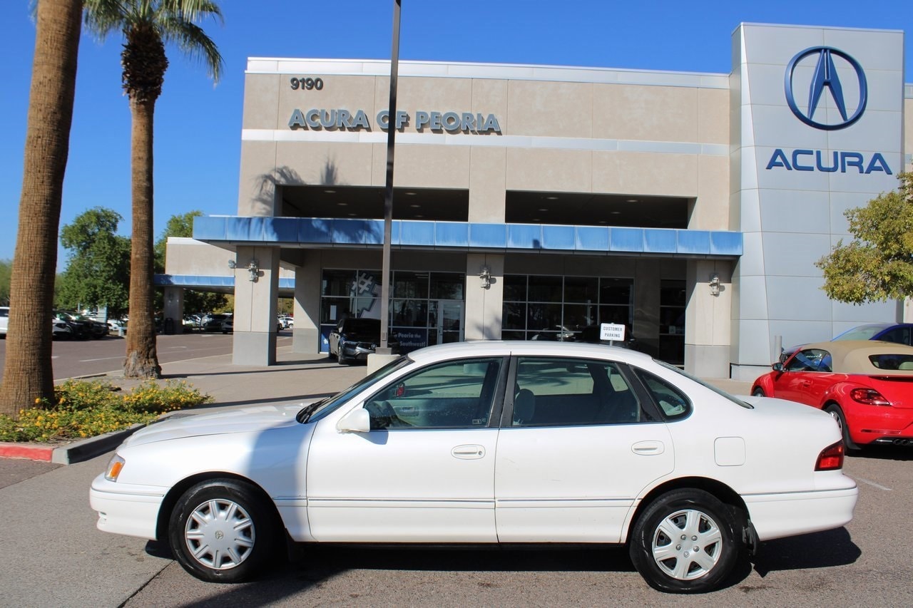 Used 1999 Toyota Avalon XL with VIN 4T1BF18B7XU331577 for sale in Peoria, AZ