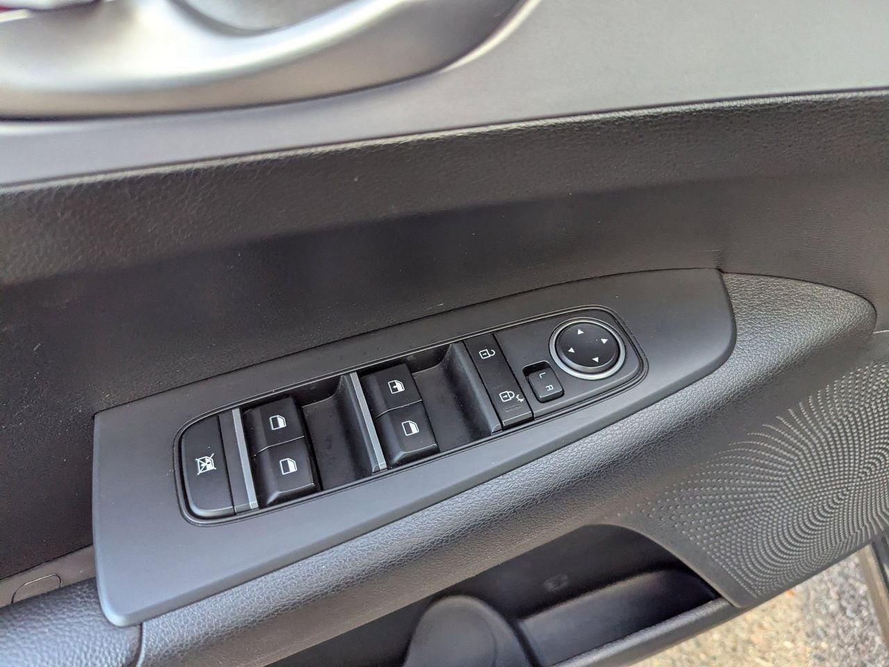 Used 2024 Gravity Gray Kia LXS image 28