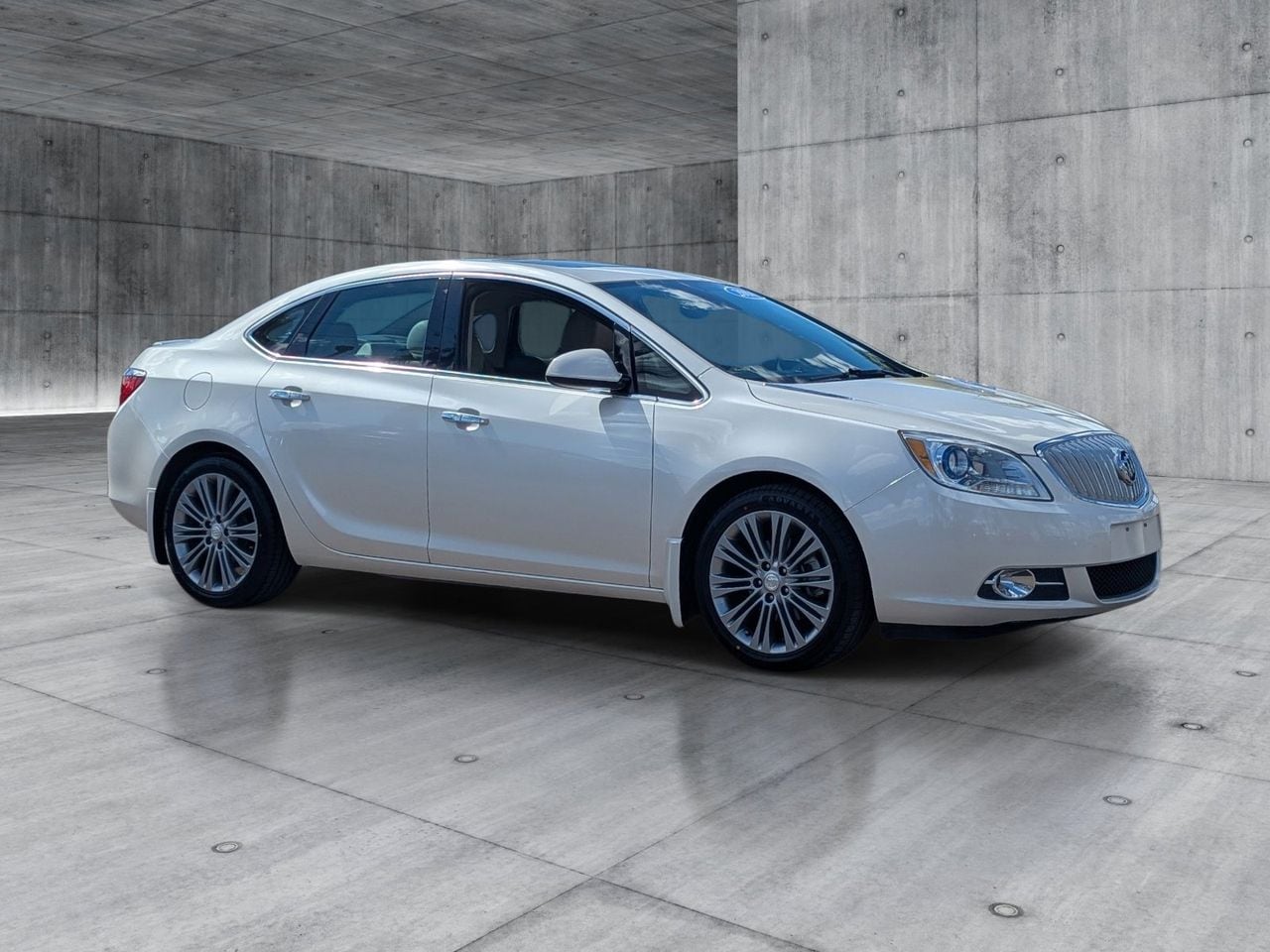 Used 2014 White Diamond Tricoat Buick Premium Group image 7