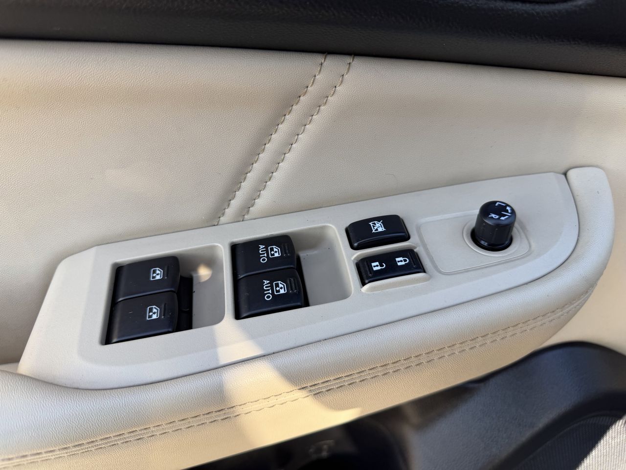 Used 2019 Crystal Black Silica Subaru 2.5i Limited image 32