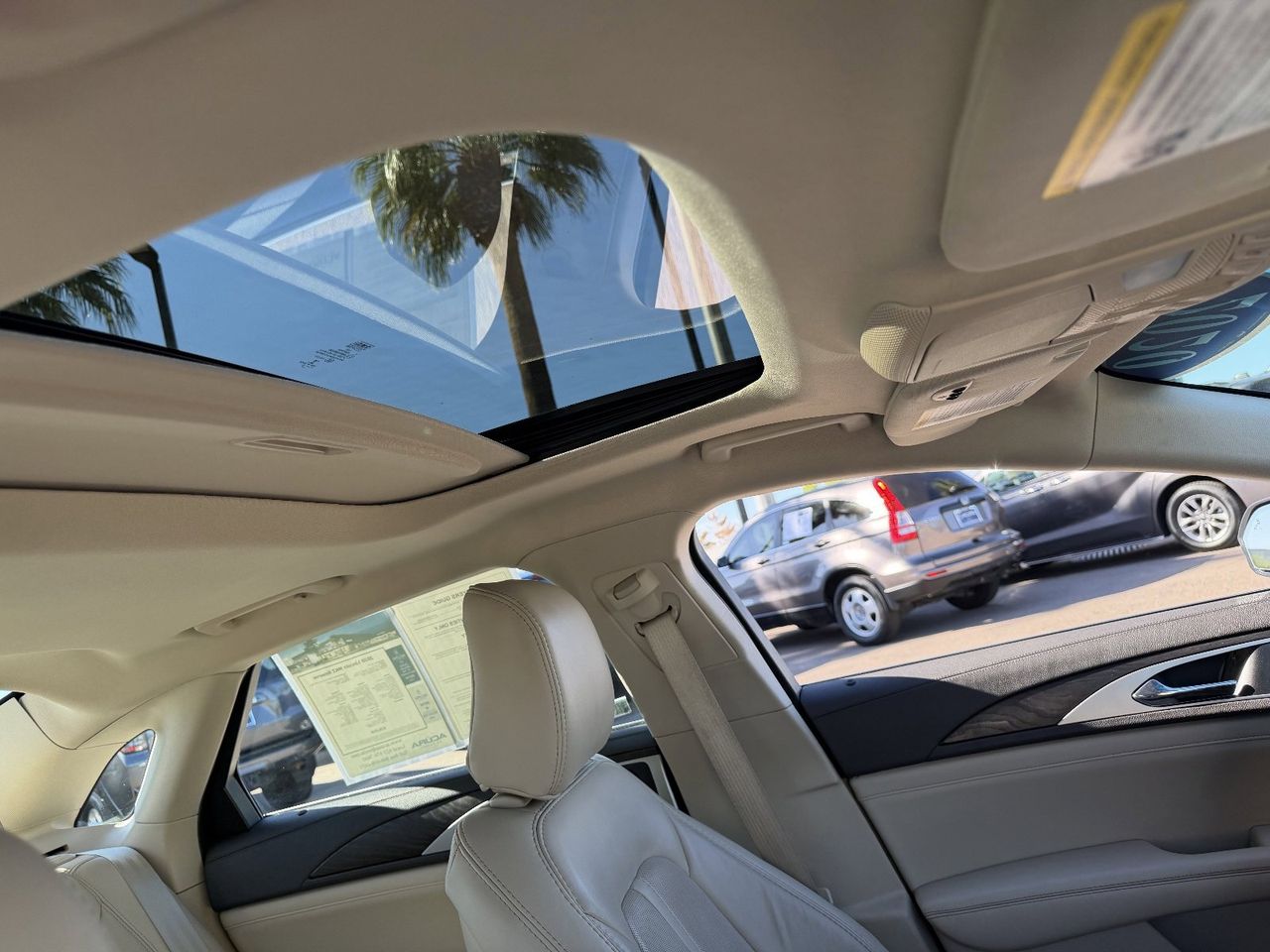 Used 2020 White Platinum Metallic Tri-Coat Lincoln Reserve image 10