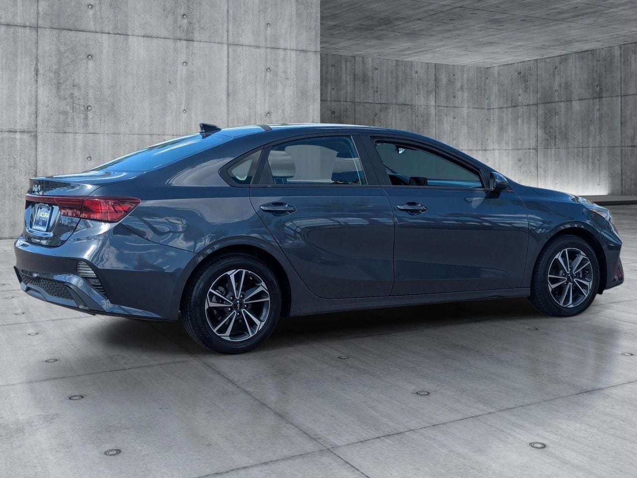 Used 2024 Gravity Gray Kia LXS image 5