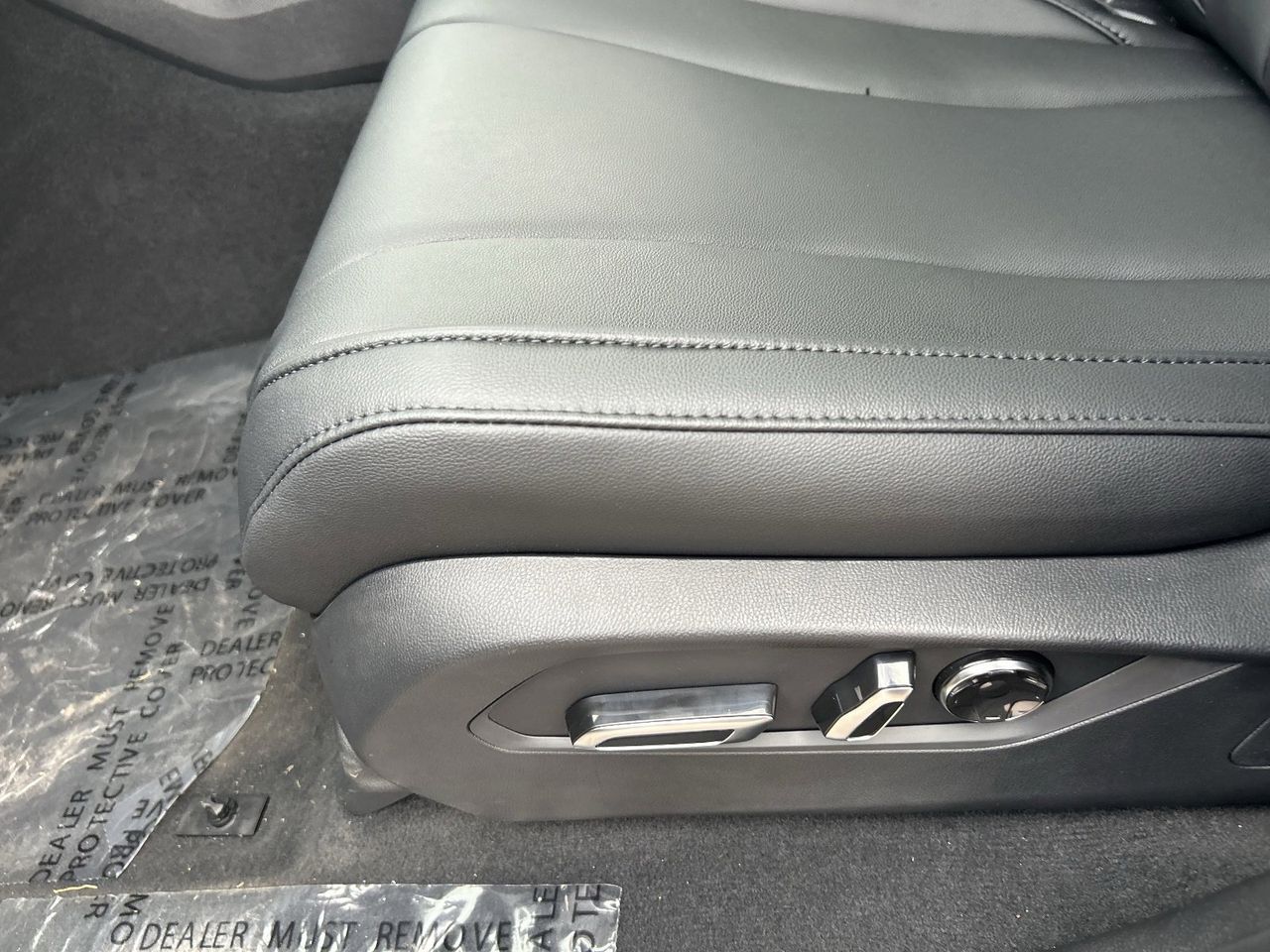 New 2026 Solar Silver Metallic Acura SH-AWD image 31