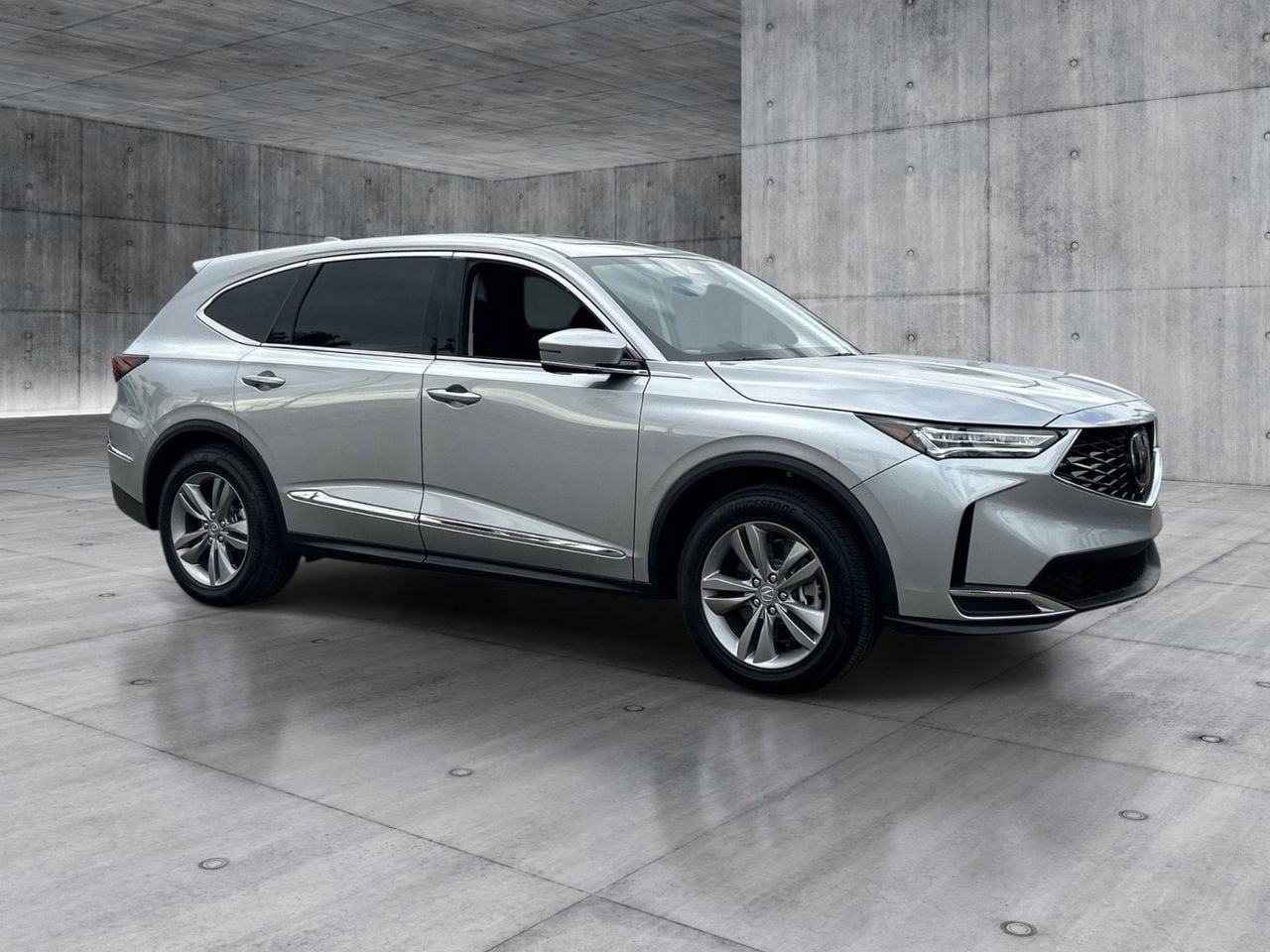 New 2026 Solar Silver Metallic Acura SH-AWD image 5