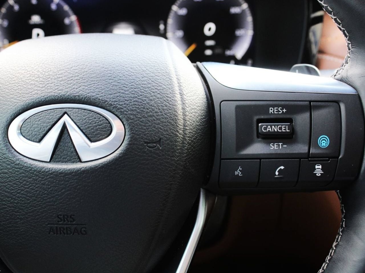 Used 2025 Mineral Black INFINITI Autograph image 37
