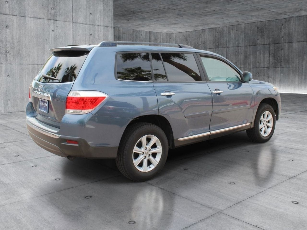 Used 2011 Shoreline Blue Pearl Toyota Premium image 5