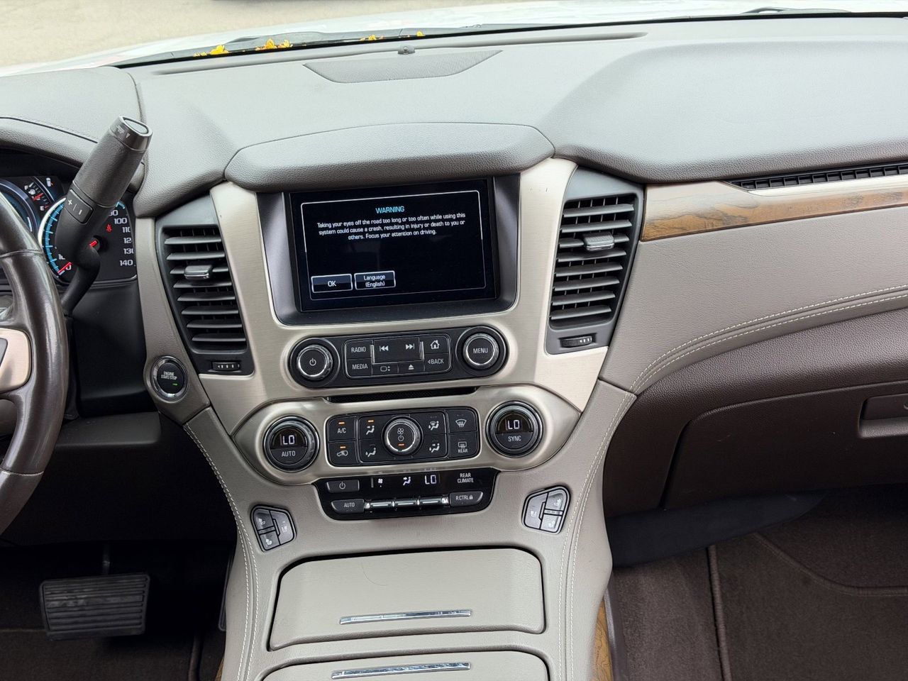 Used 2019 White Frost Tricoat GMC Denali image 19