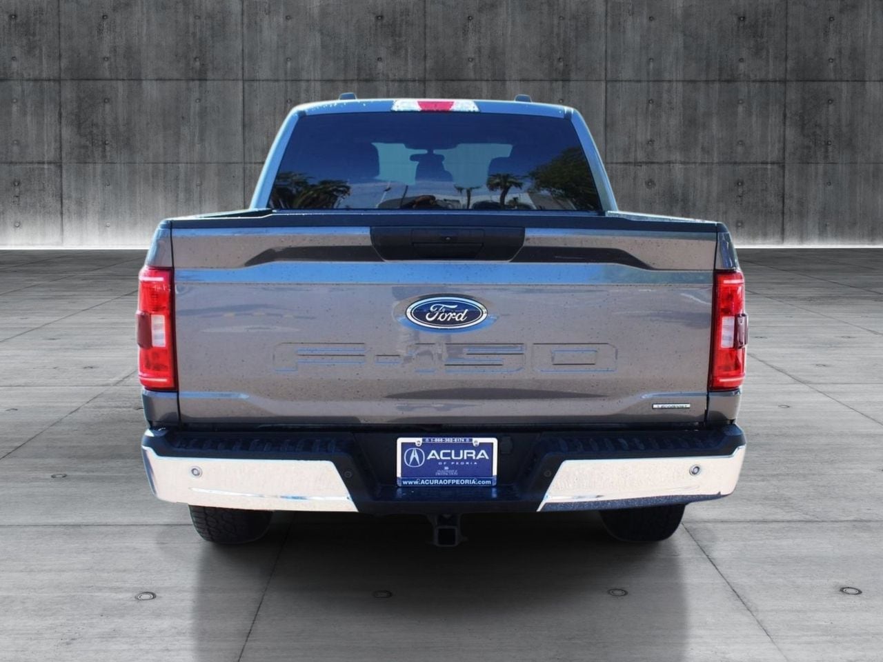 Used 2023 Carbonized Gray Metallic Ford XLT image 4