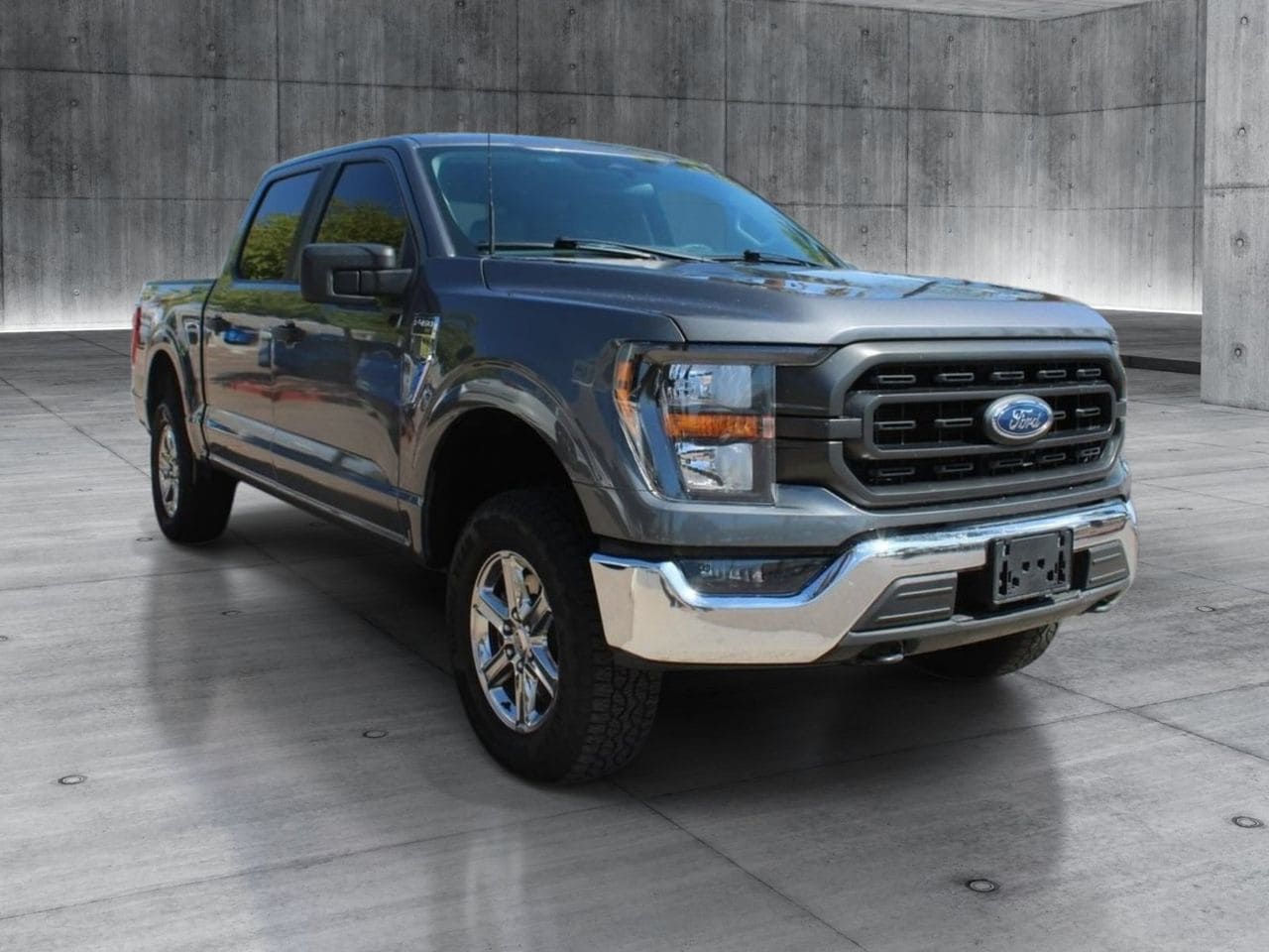 Used 2023 Carbonized Gray Metallic Ford XLT image 8
