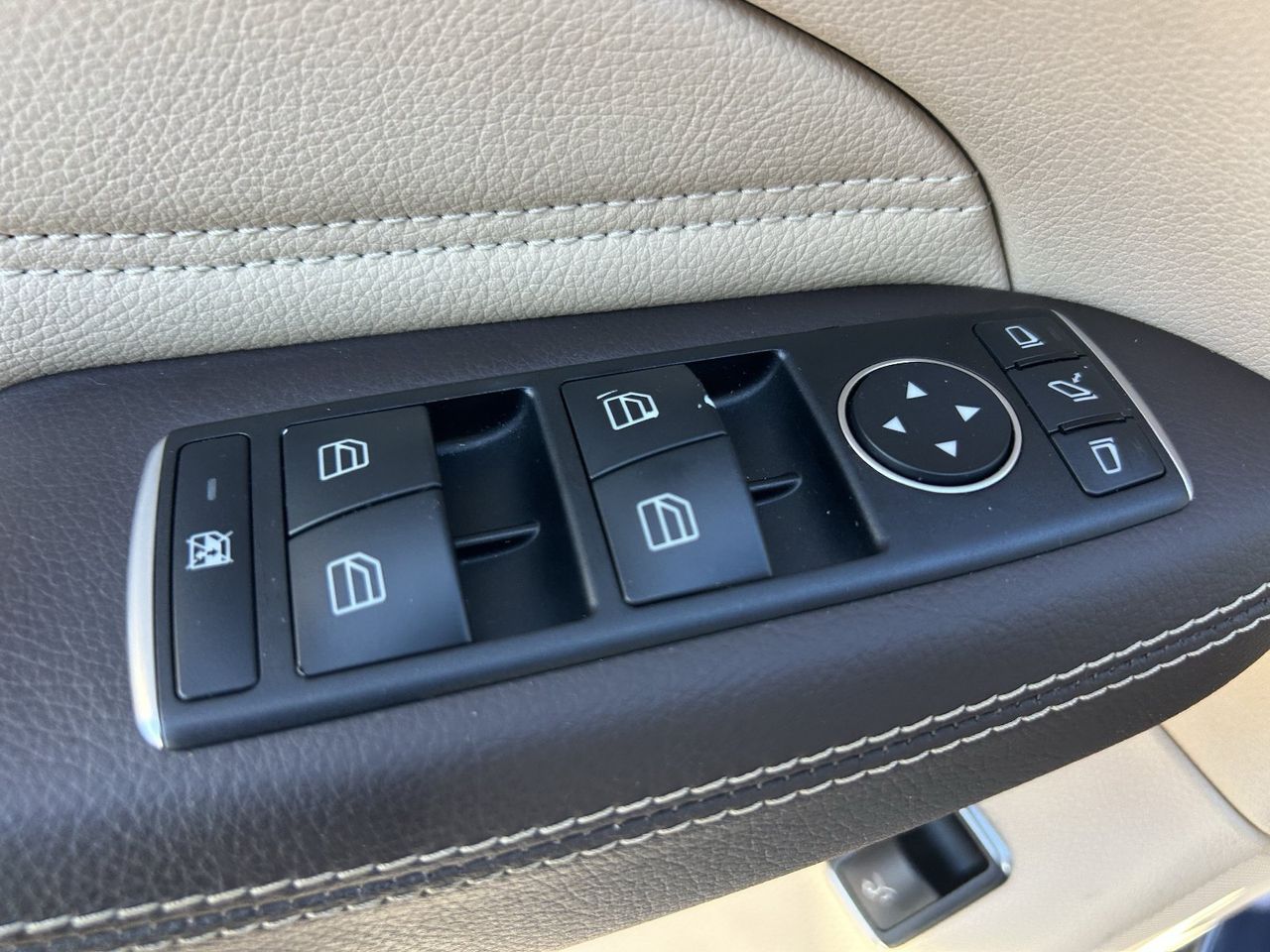 Used 2018 Lunar Blue Metallic Mercedes-Benz GLE 350 4maticÂ® image 30