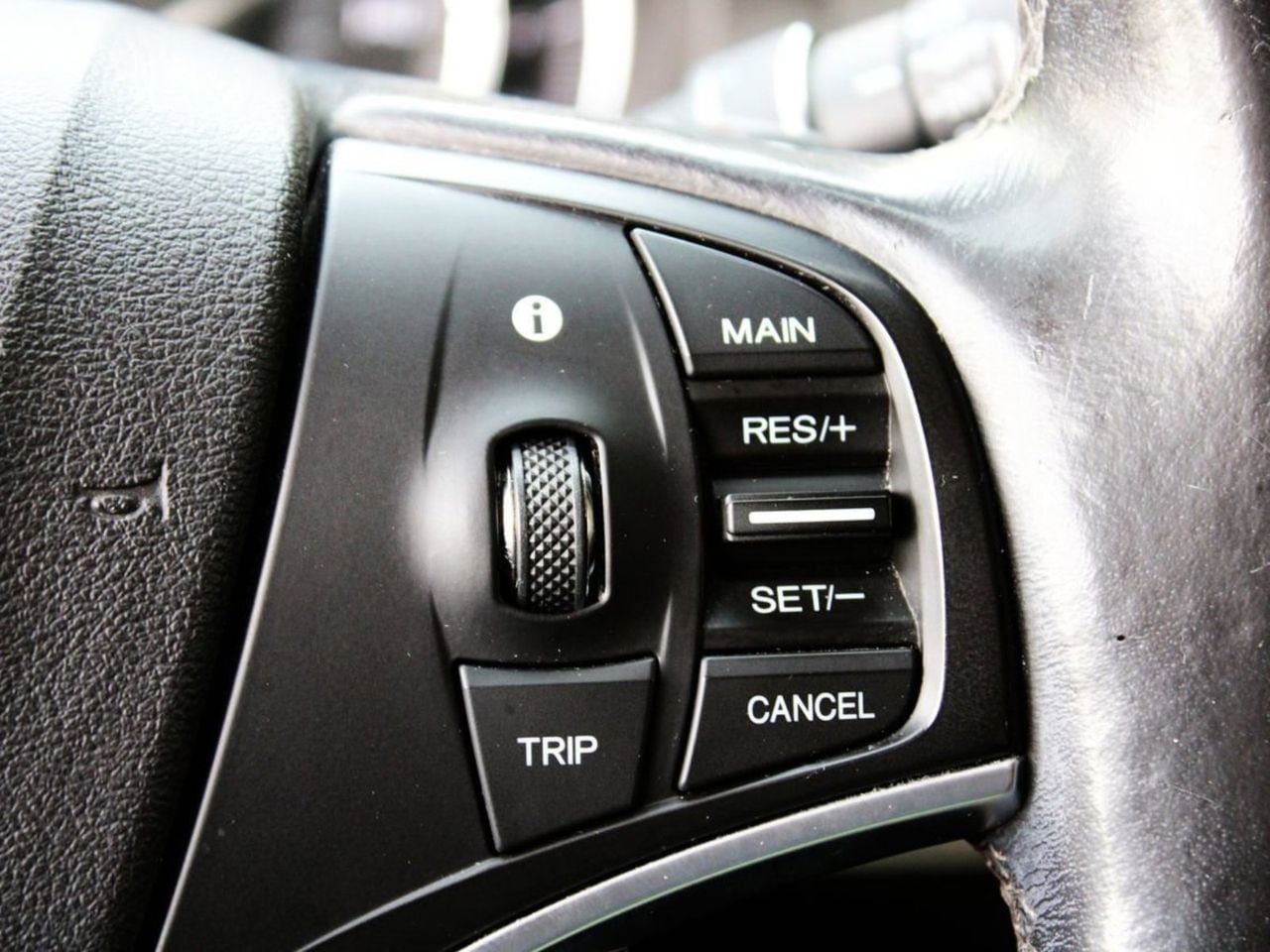 Used 2017 White Diamond Pearl Acura 3.5L w/Technology Package image 24