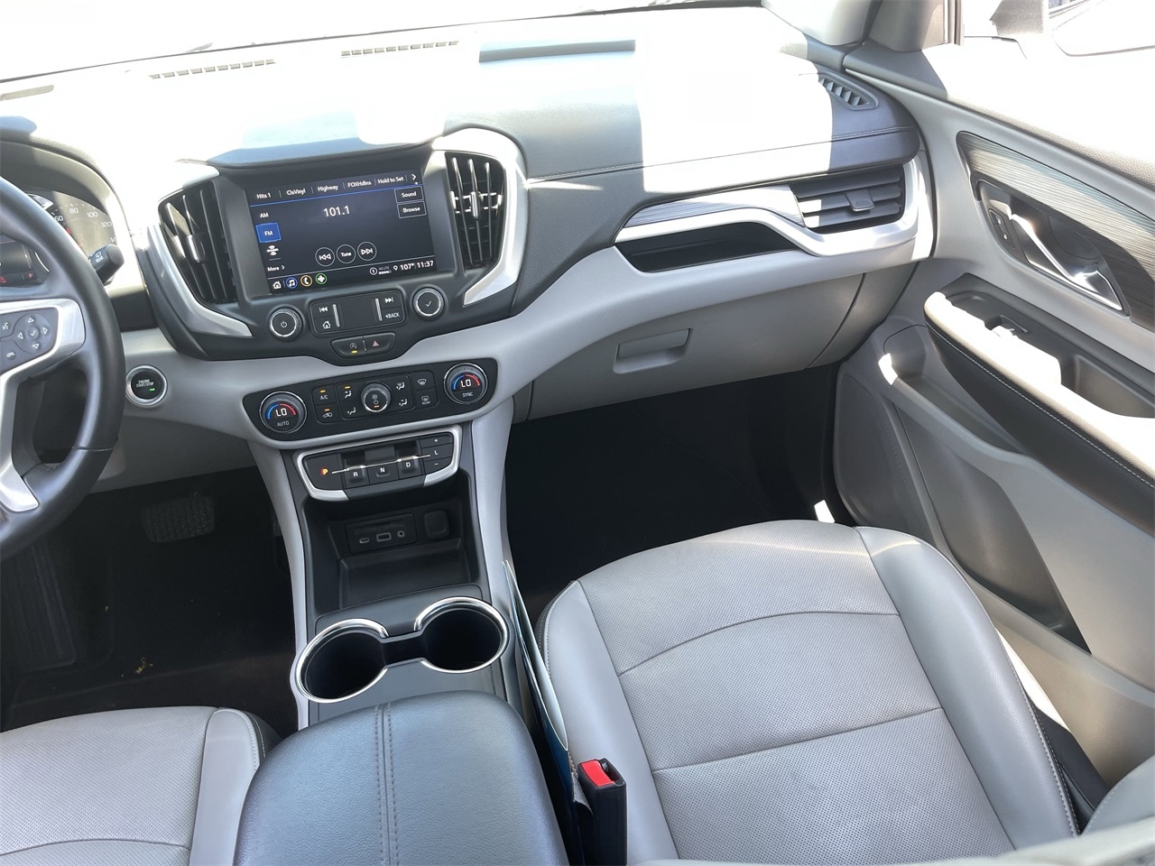 Image 17 of 2024 GMC Terrain