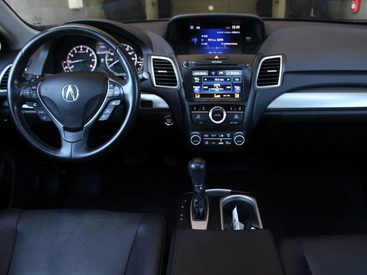 Used 2018 Crystal Black Pearl Acura Technology Package image 16