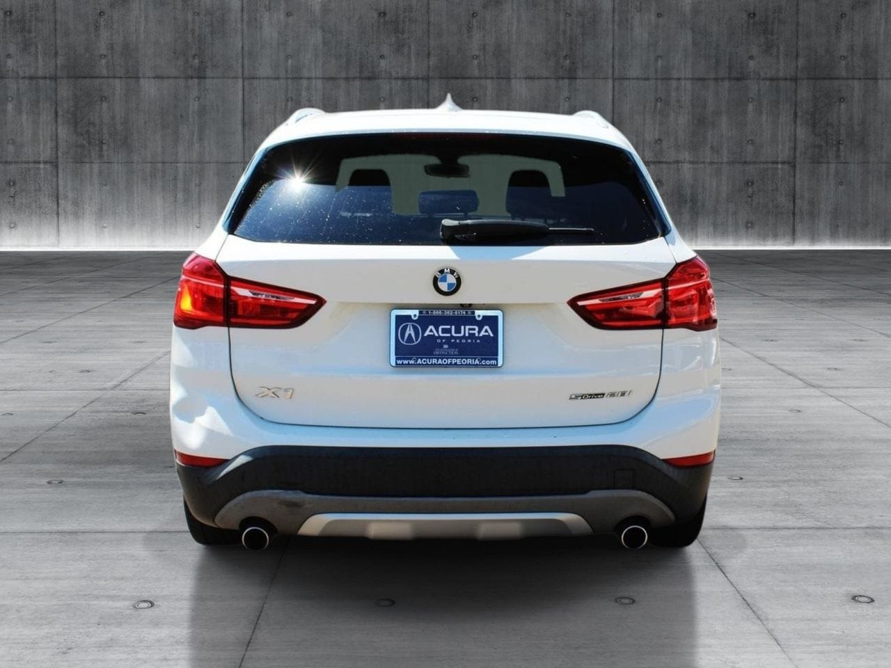 Used 2018 Alpine White BMW sDrive28i image 4