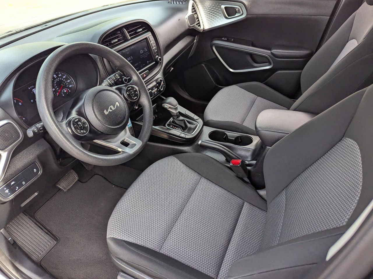 Used 2022 Gravity Gray Kia LX image 26