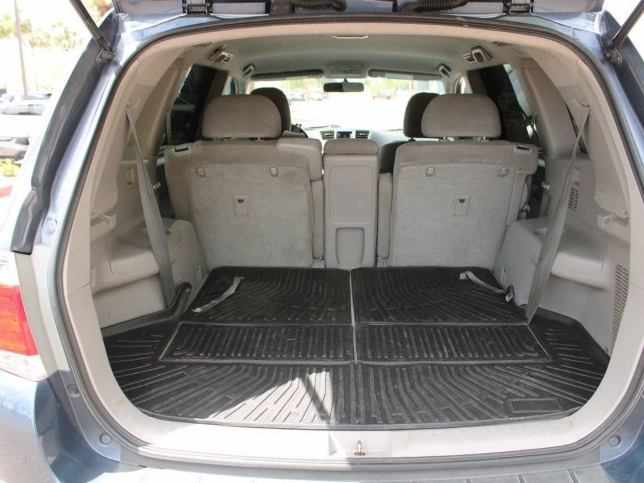 Used 2011 Shoreline Blue Pearl Toyota Premium image 11