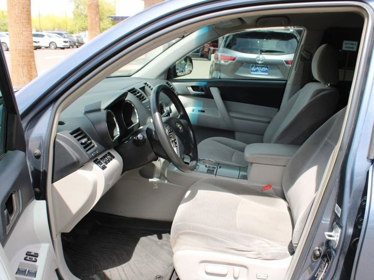 Used 2011 Shoreline Blue Pearl Toyota Premium image 9