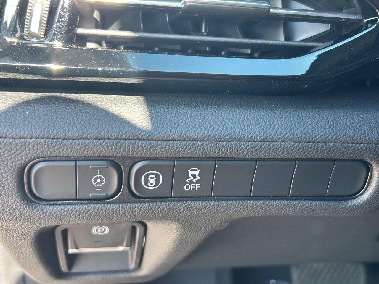 New 2026 Solar Silver Metallic Acura SH-AWD image 32