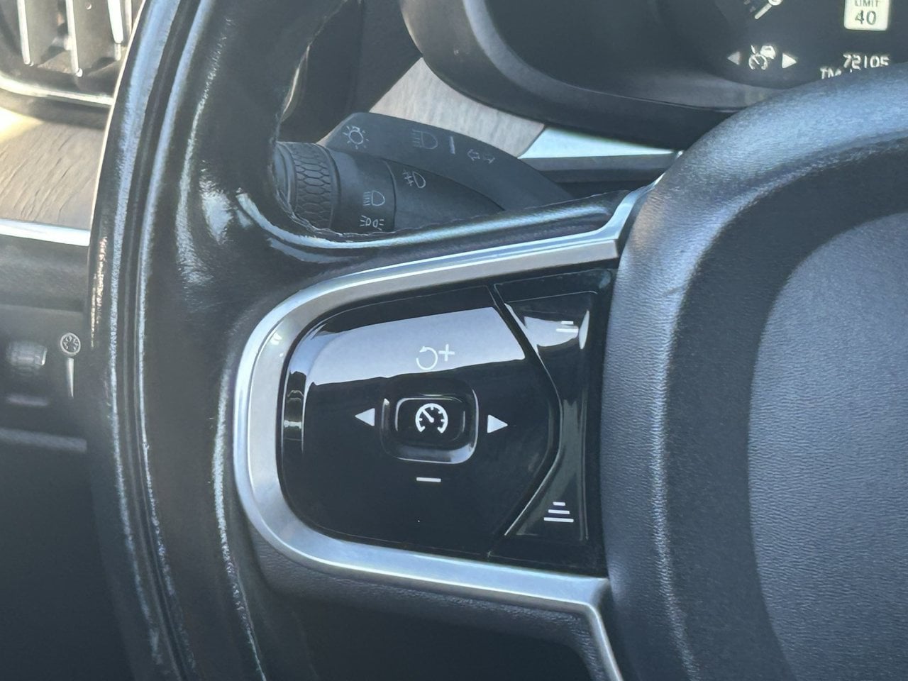 Used 2018 Pine Gray Metallic Volvo T6 Inscription image 26