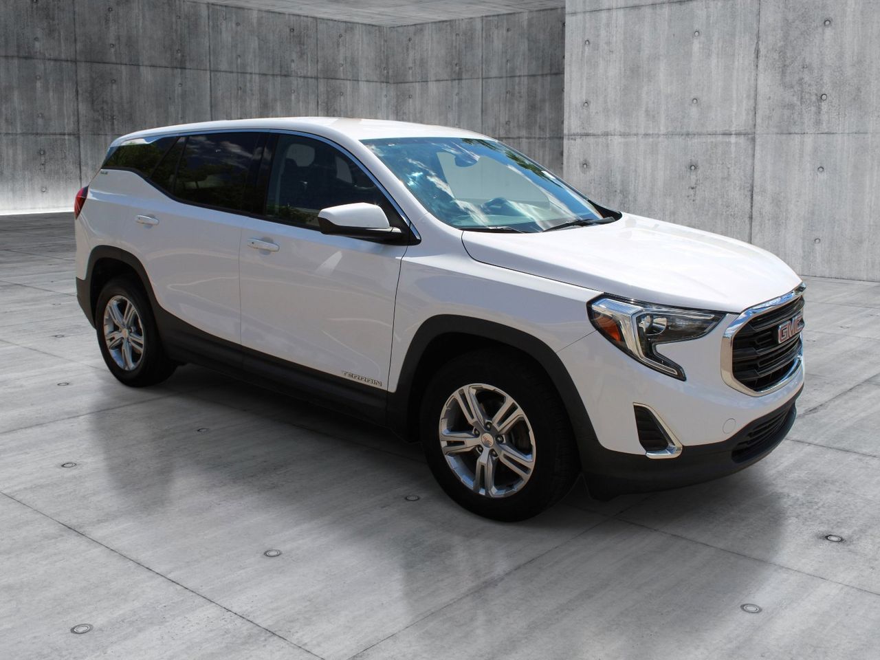 Used 2020 Summit White GMC SLE image 7