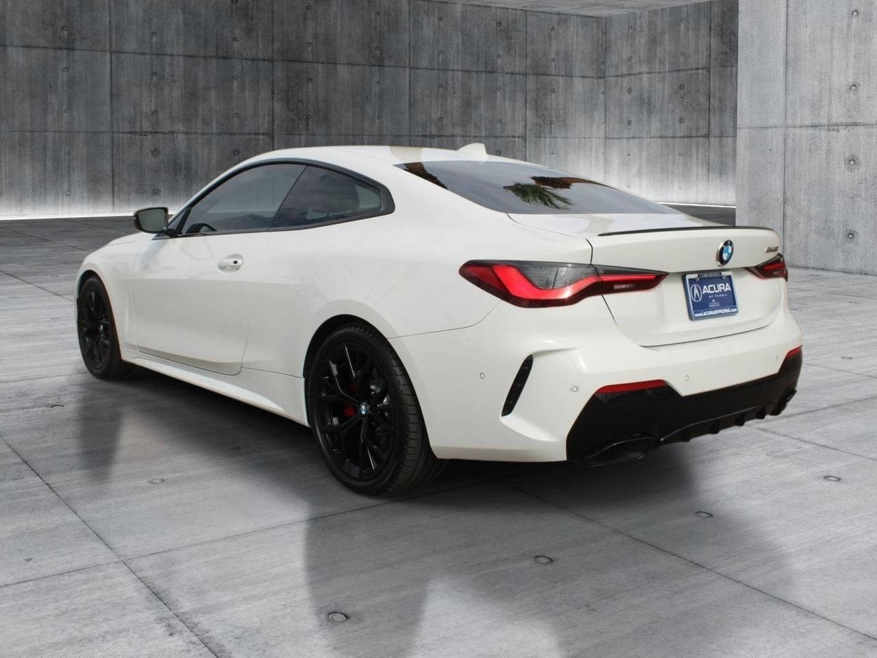 Used 2023 Alpine White BMW M440i image 4
