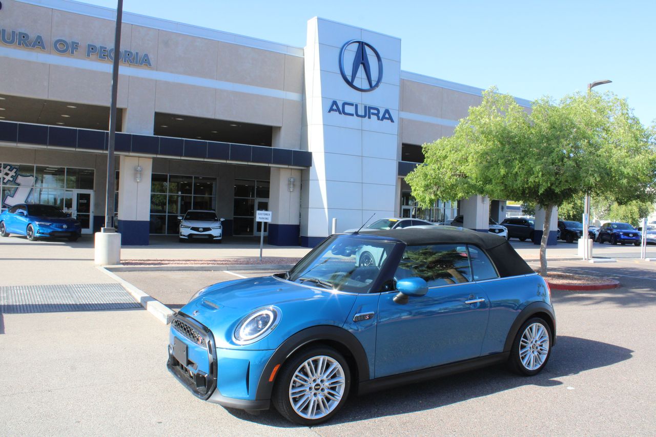 2024 MINI Convertible Cooper S's photo