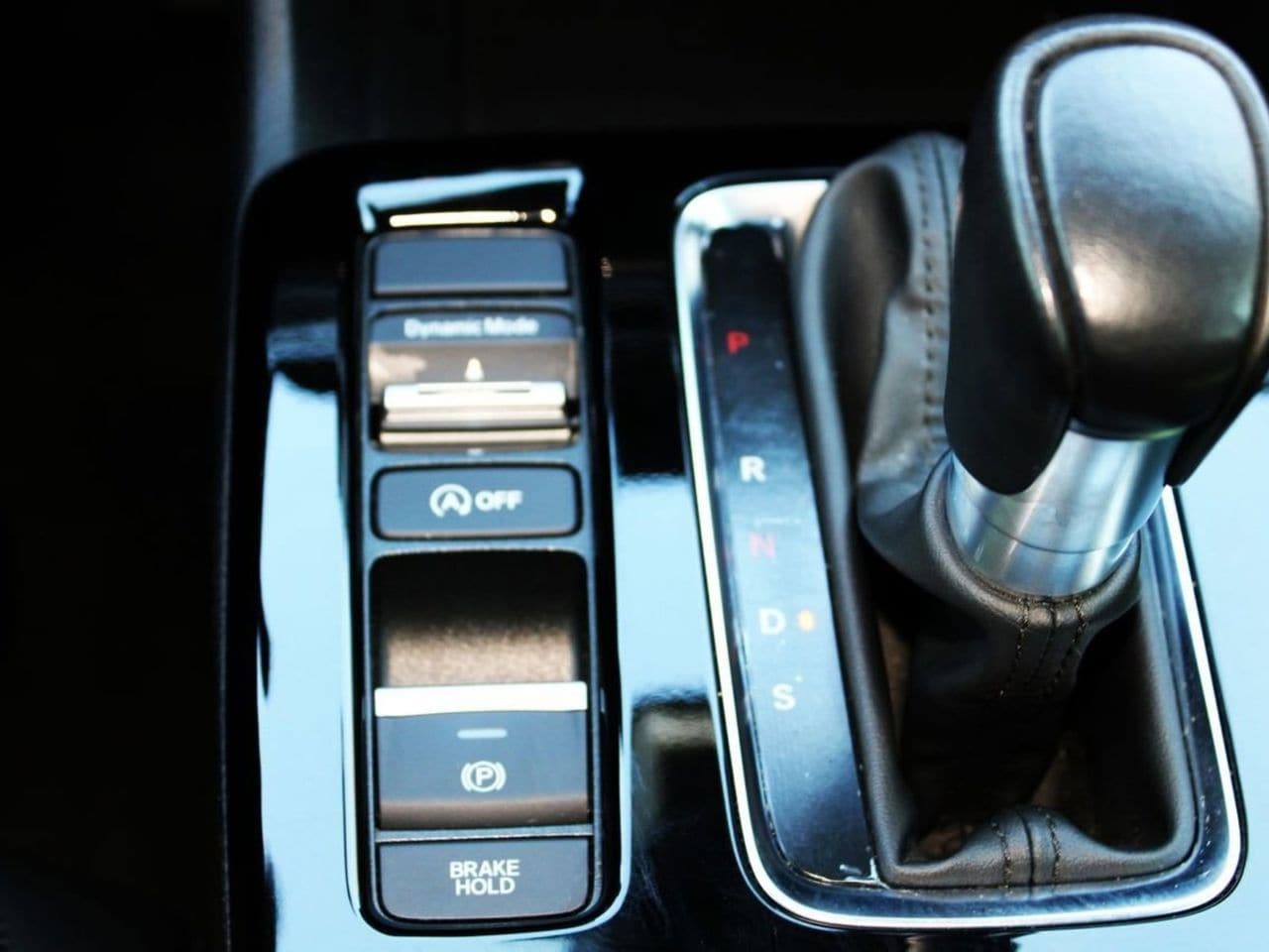 Used 2024 Liquid Carbon Metallic Acura Premium image 18