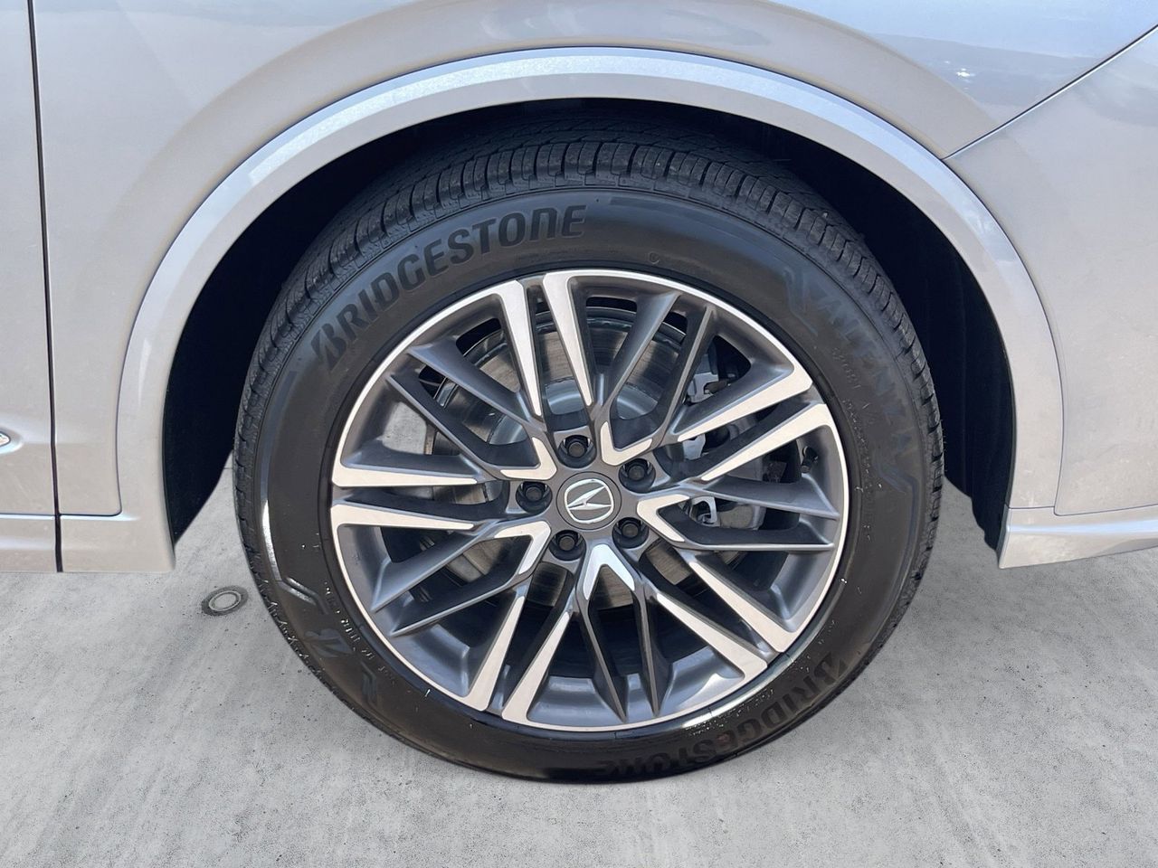 New 2026 Solar Silver Metallic Acura SH-AWD Advance Package image 11