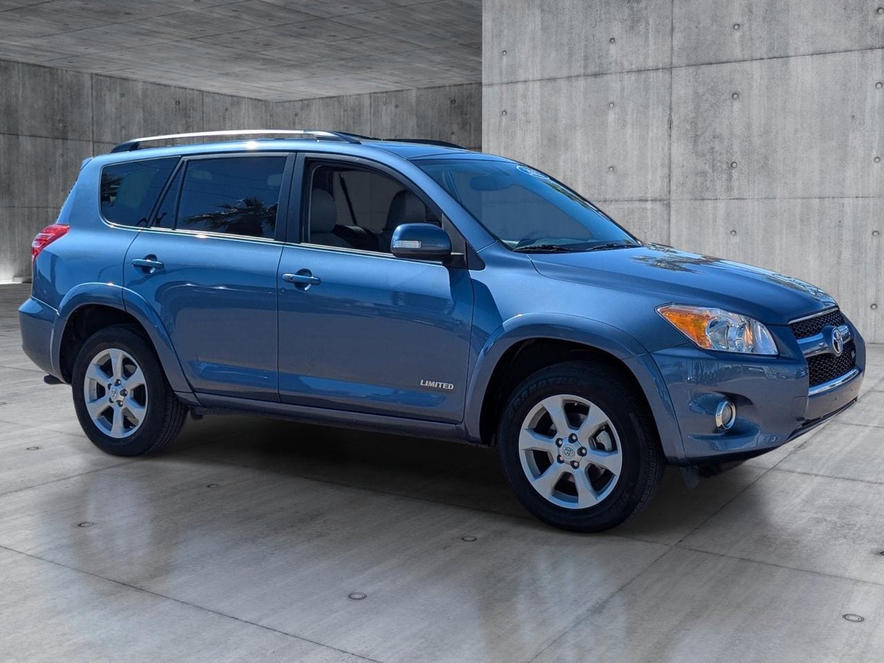 Used 2012 Pacific Blue Metallic Toyota Limited image 7