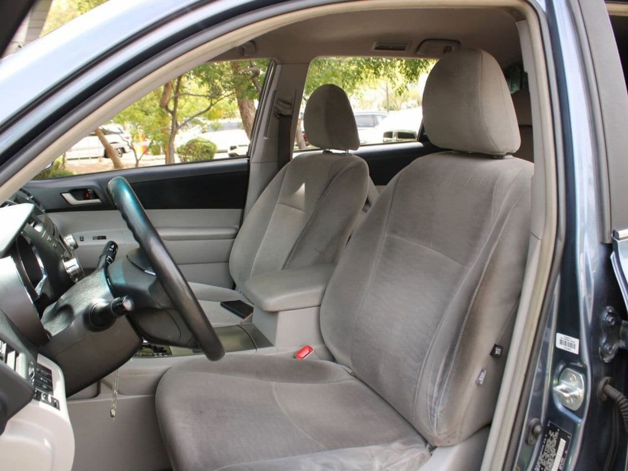 Used 2011 Shoreline Blue Pearl Toyota Premium image 30