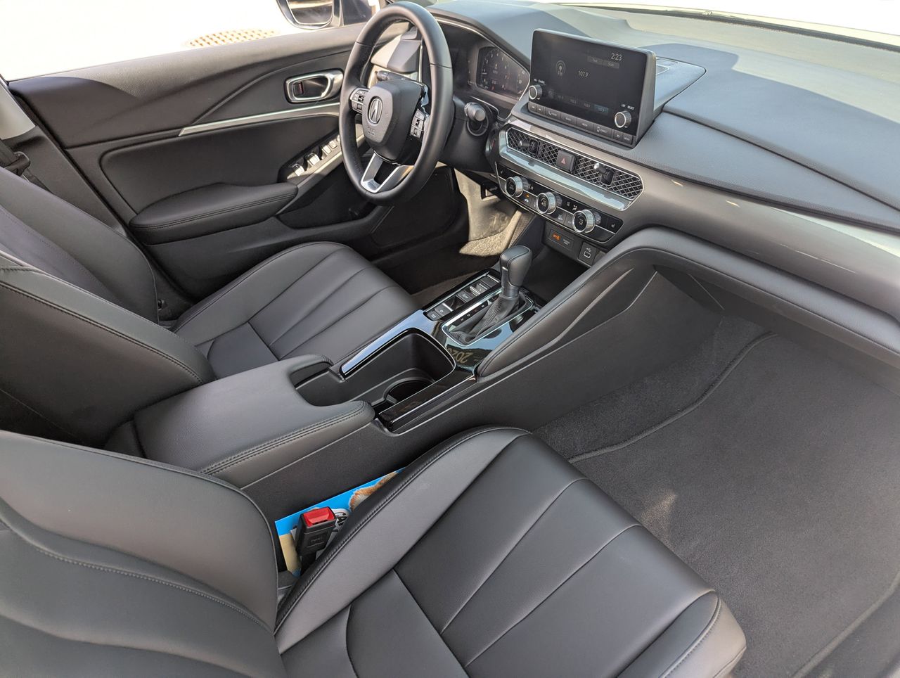 Certified Used 2025 Platinum White Pearl Acura Premium image 14