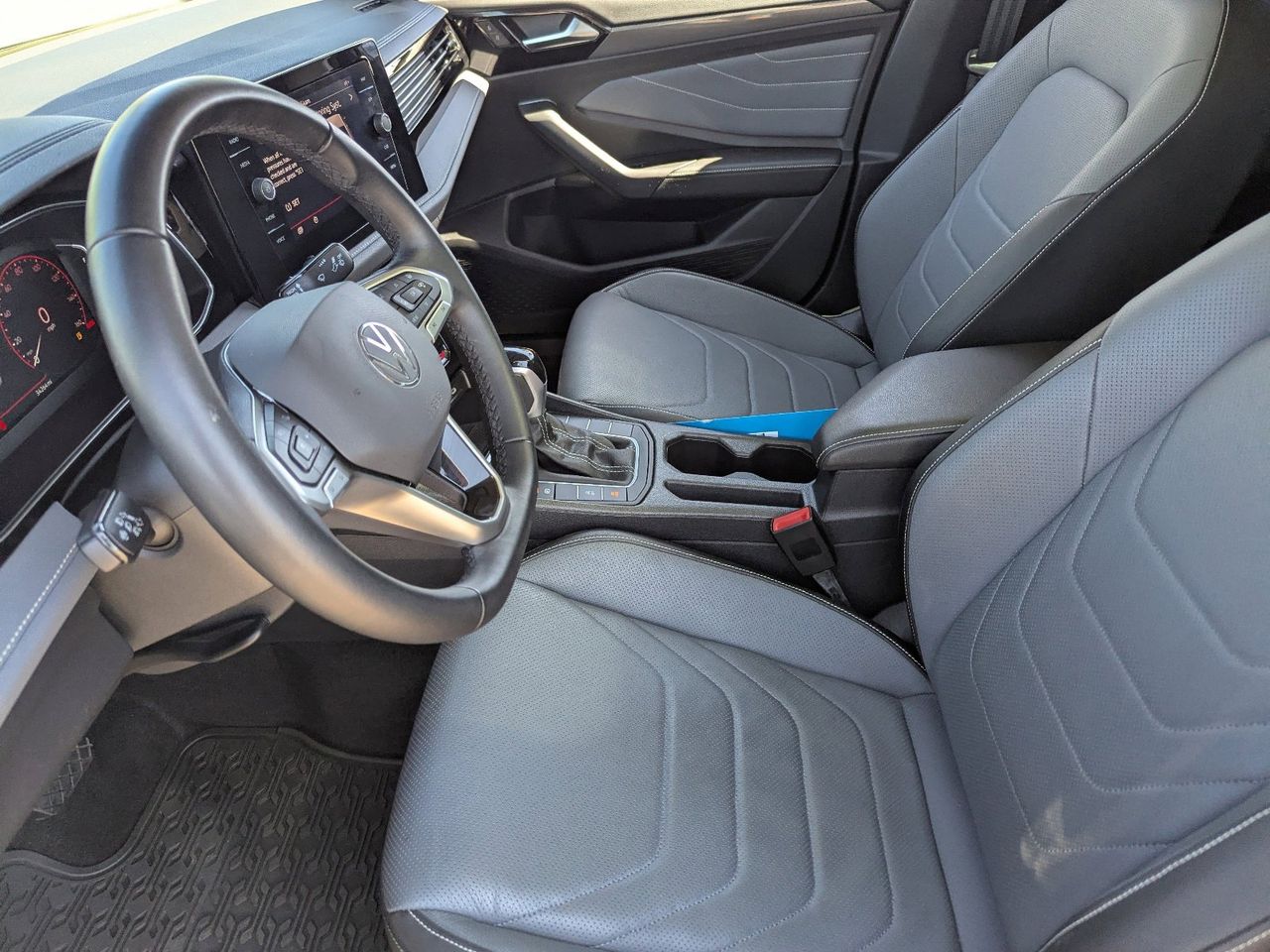 Used 2025 Deep Black Pearl Volkswagen 1.5T SEL image 27