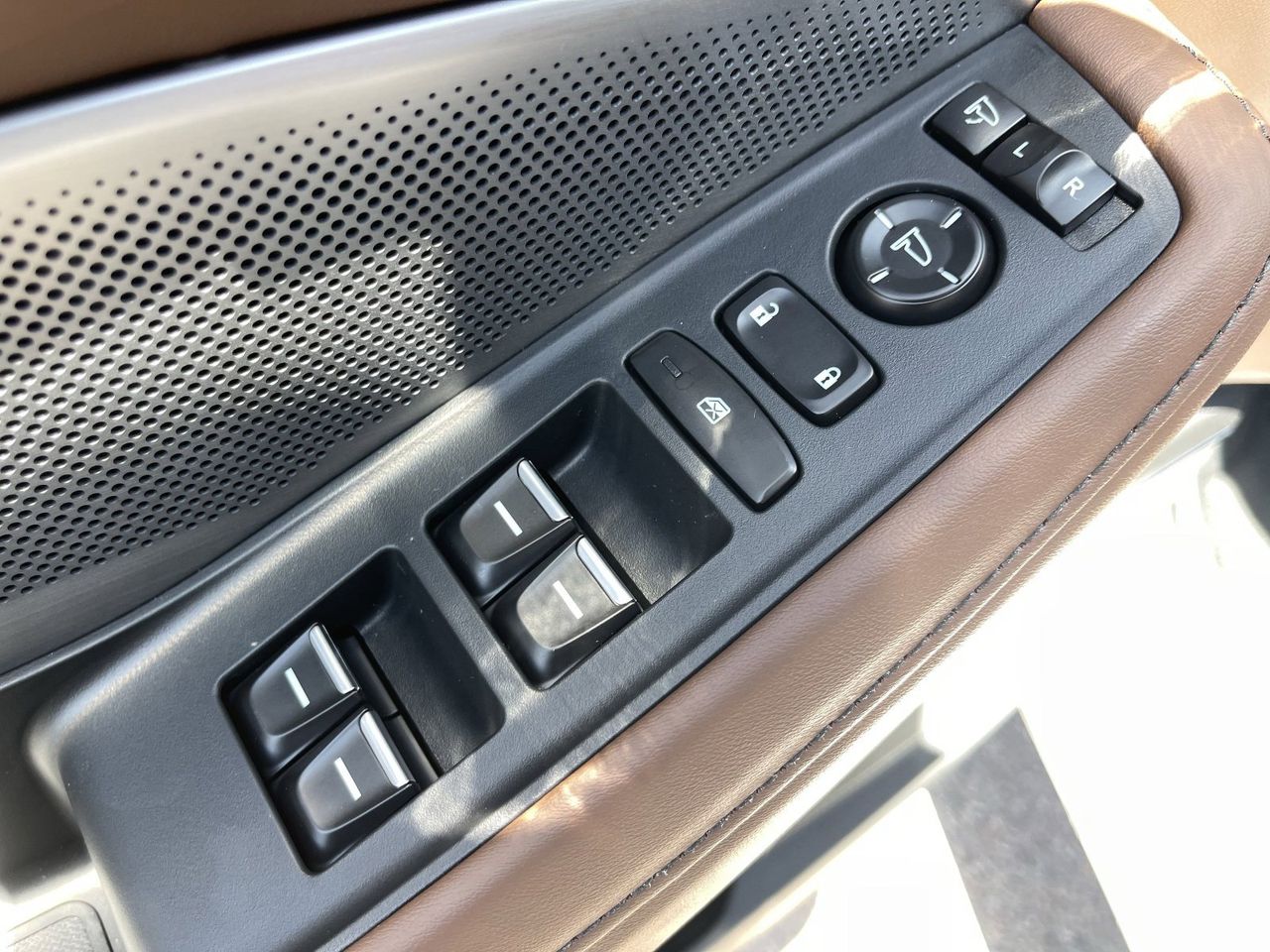 New 2026 Platinum White Pearl Acura SH-AWD Advance Package image 24