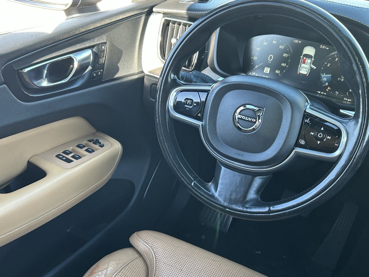 Used 2018 Pine Gray Metallic Volvo T6 Inscription image 18