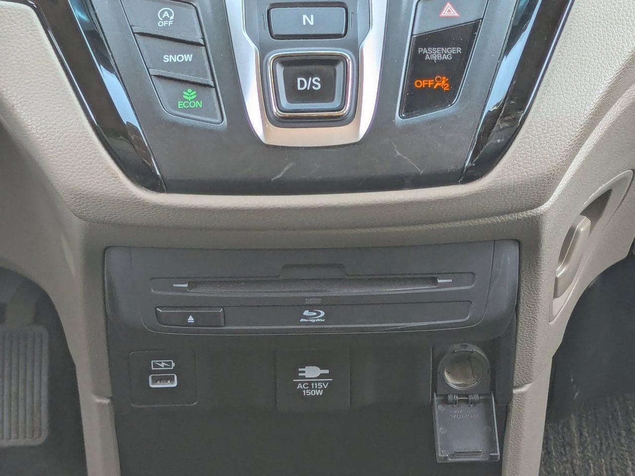 Used 2023 Platinum White Pearl Honda Touring image 23