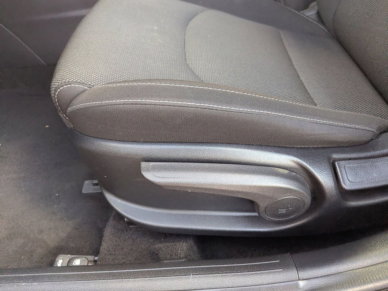 Used 2024 Gravity Gray Kia LXS image 27