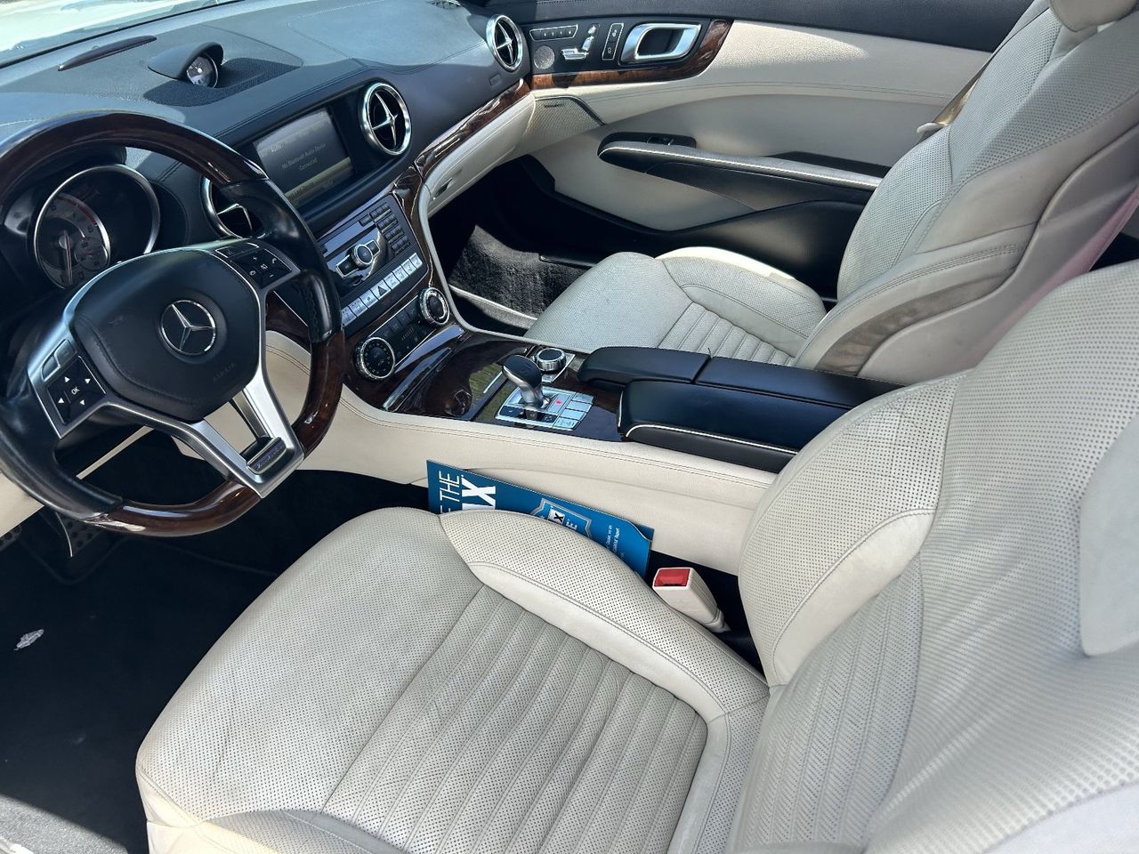 Used 2014 Diamond White Metallic Mercedes-Benz SL 550 image 17