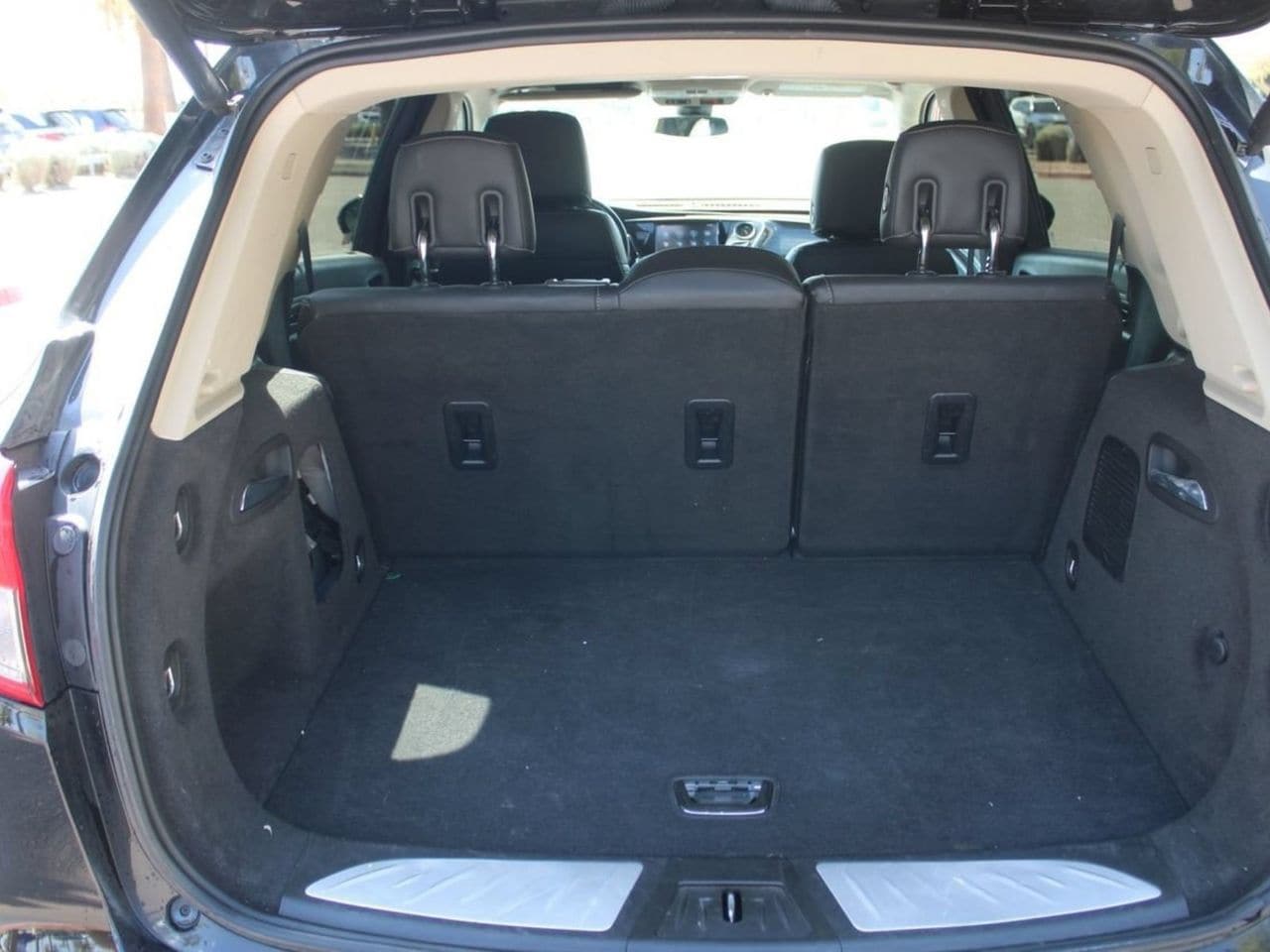 Used 2018 Ebony Twilight Metallic Buick Premium I image 5
