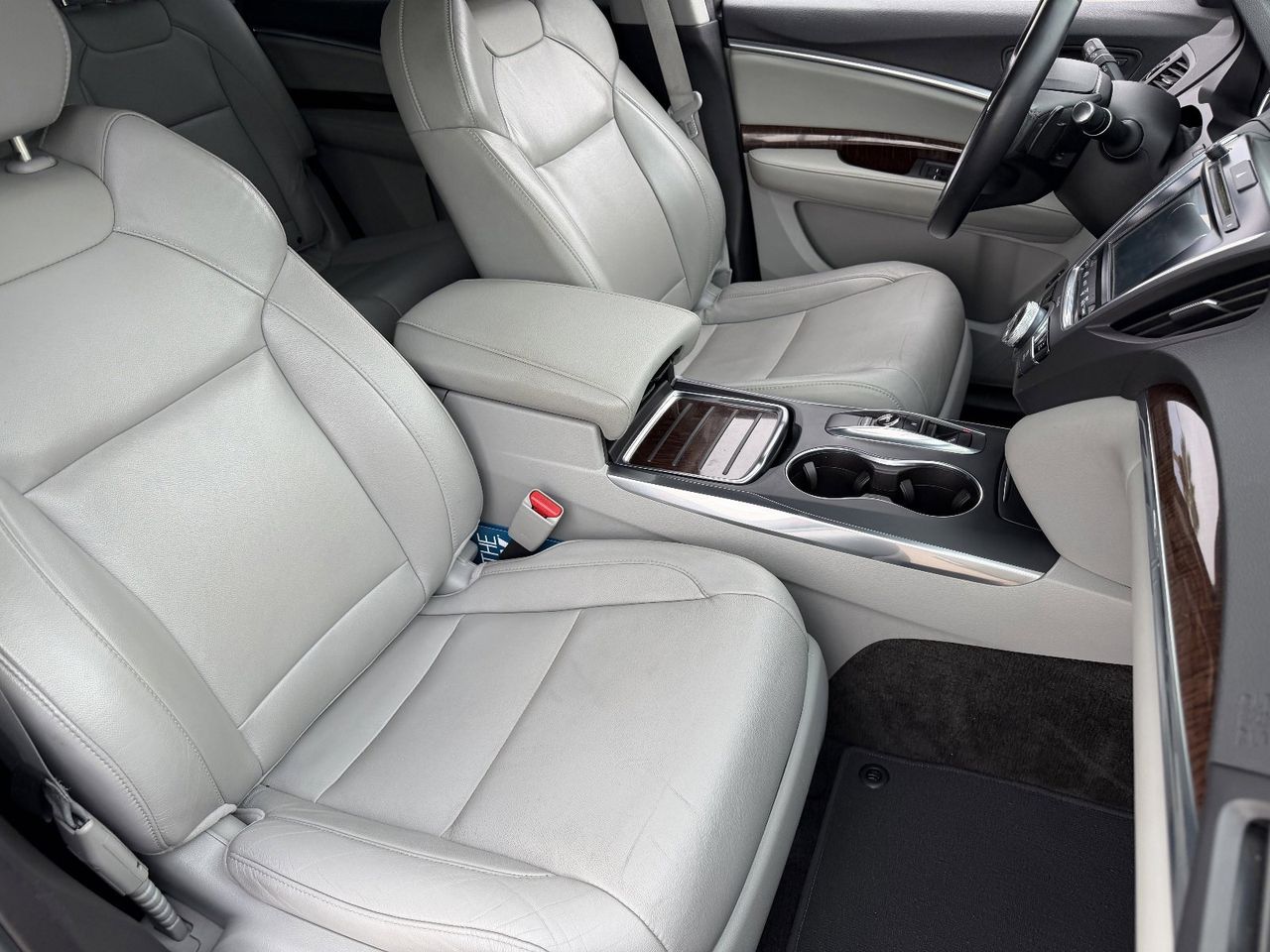 Used 2017 Lunar Silver Metallic Acura 3.5L w/Technology Package image 12