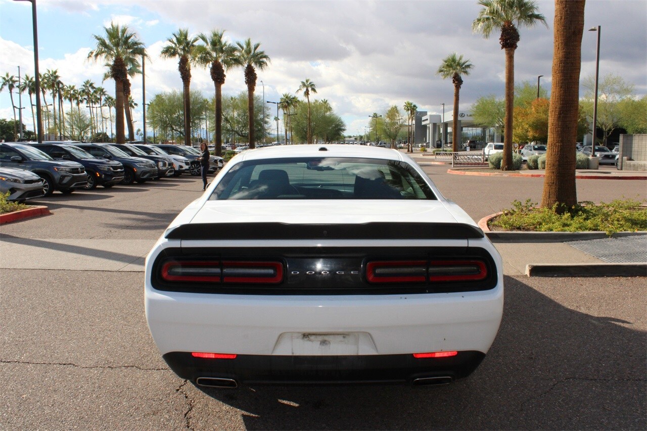 2023 Dodge Challenger SXT photo 3