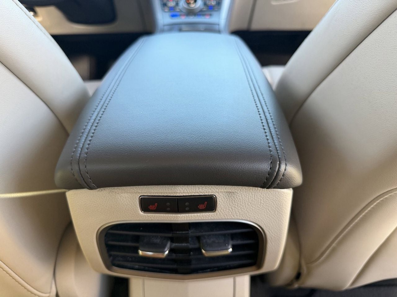 Used 2020 White Platinum Metallic Tri-Coat Lincoln Reserve image 15