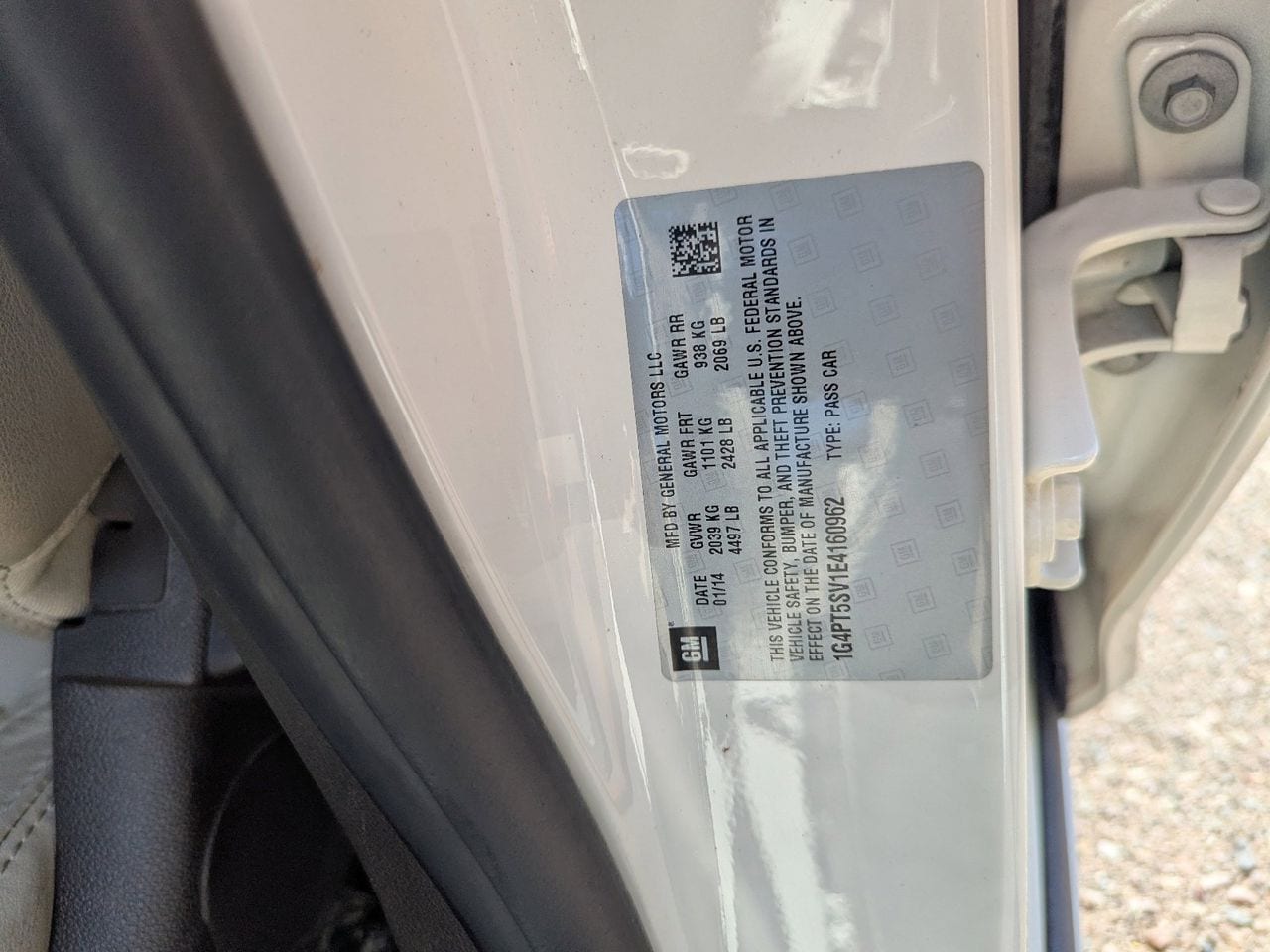 Used 2014 White Diamond Tricoat Buick Premium Group image 33