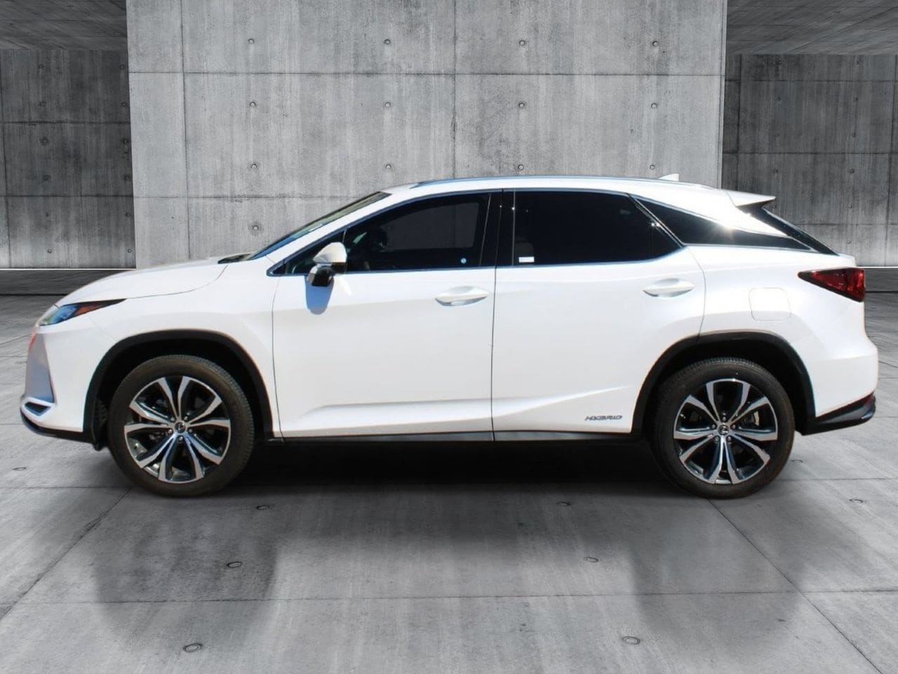 Used 2021 Eminent White Pearl Lexus 450h image 2