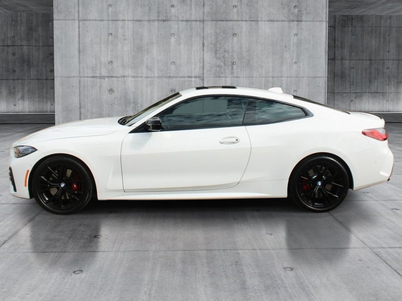 Used 2023 Alpine White BMW M440i image 2